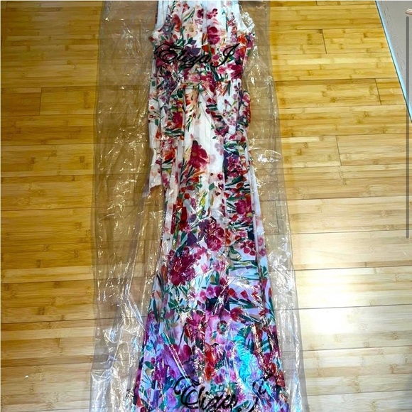 Eliza J Dresses & Skirts - Eliza J maxi dress  floral. Lined. Worn once. Mint like new 8